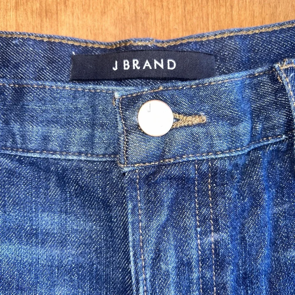J Brand Jean Sachi Shorts Distressed Design Frayed Hem Soft Dark Denim 26